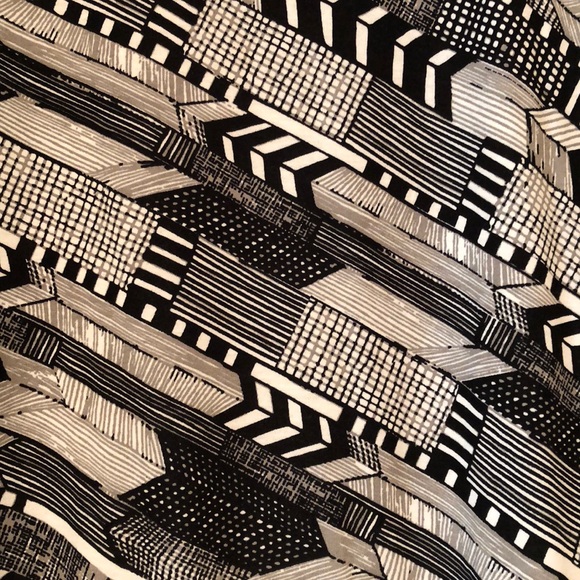 SOLD - LulaRoe Julia size XS - Picture 4 of 6